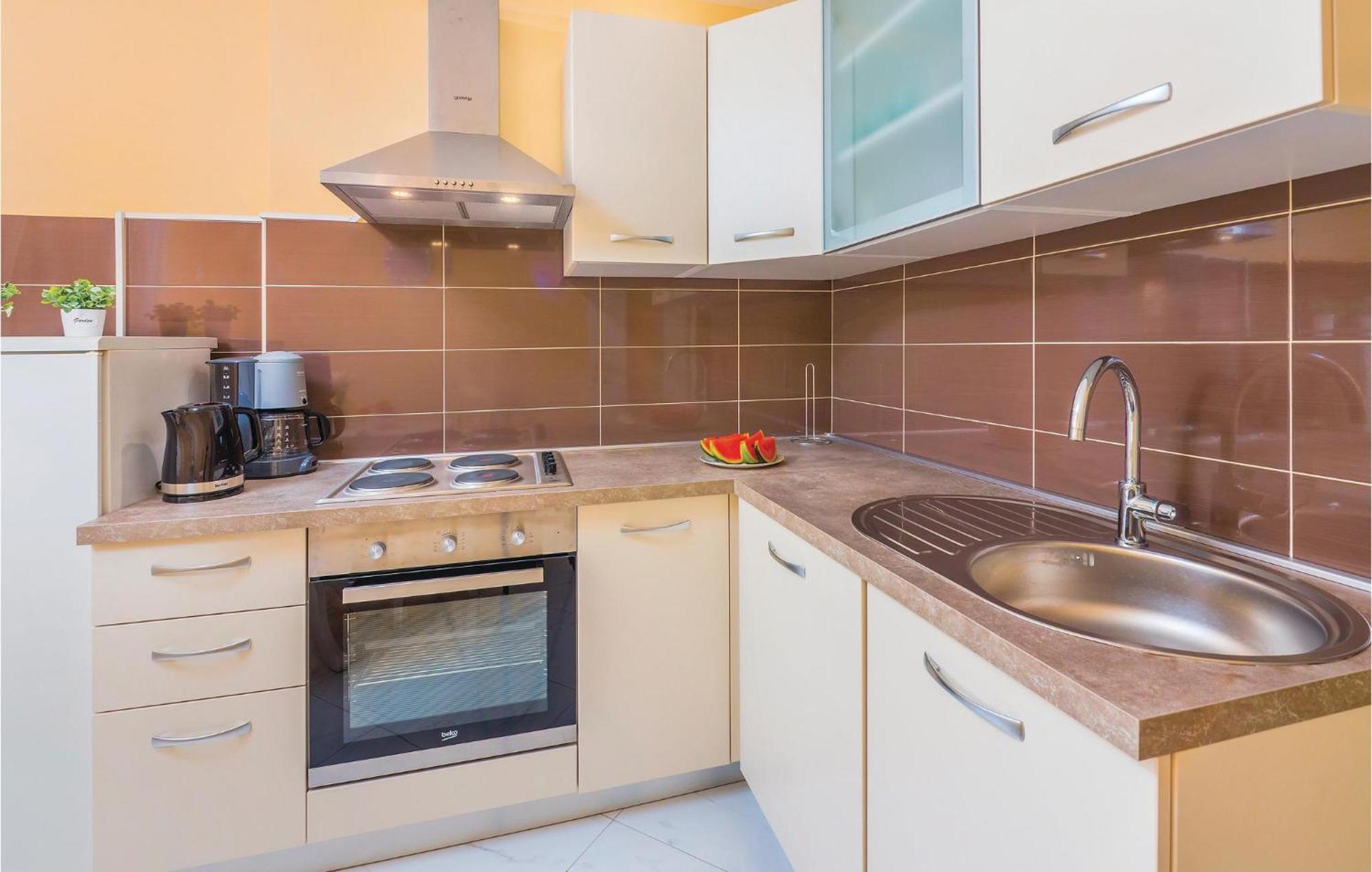 1 Bedroom Gorgeous Apartment In Опатія Екстер'єр фото