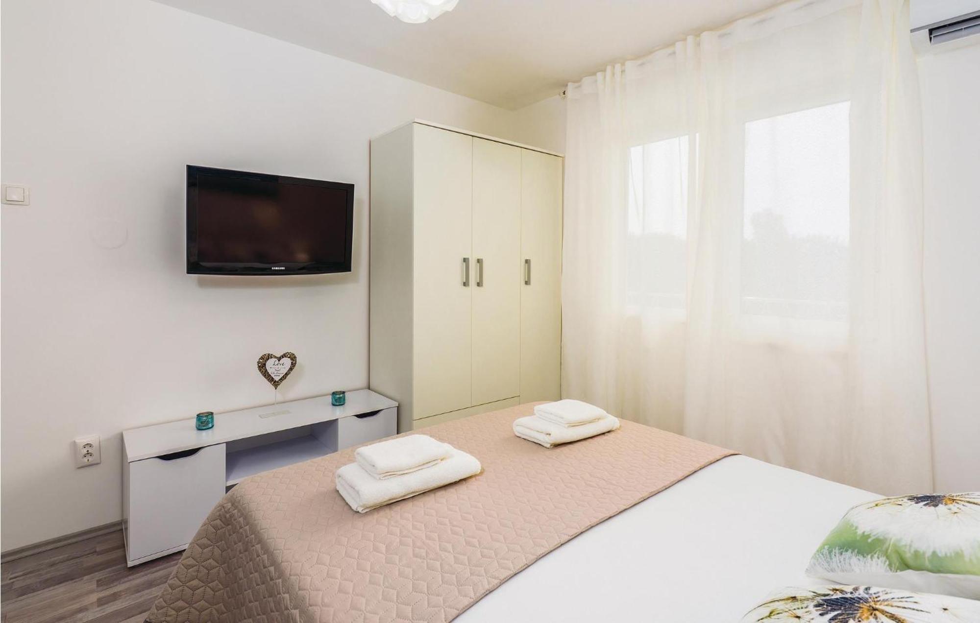 1 Bedroom Gorgeous Apartment In Опатія Екстер'єр фото